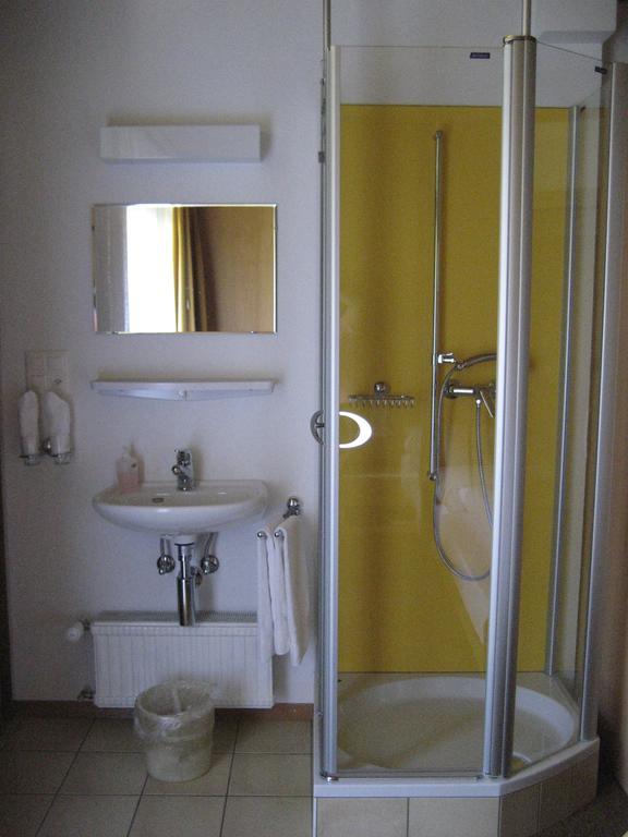 Hotel Garni Simplon Brigerbad Room photo